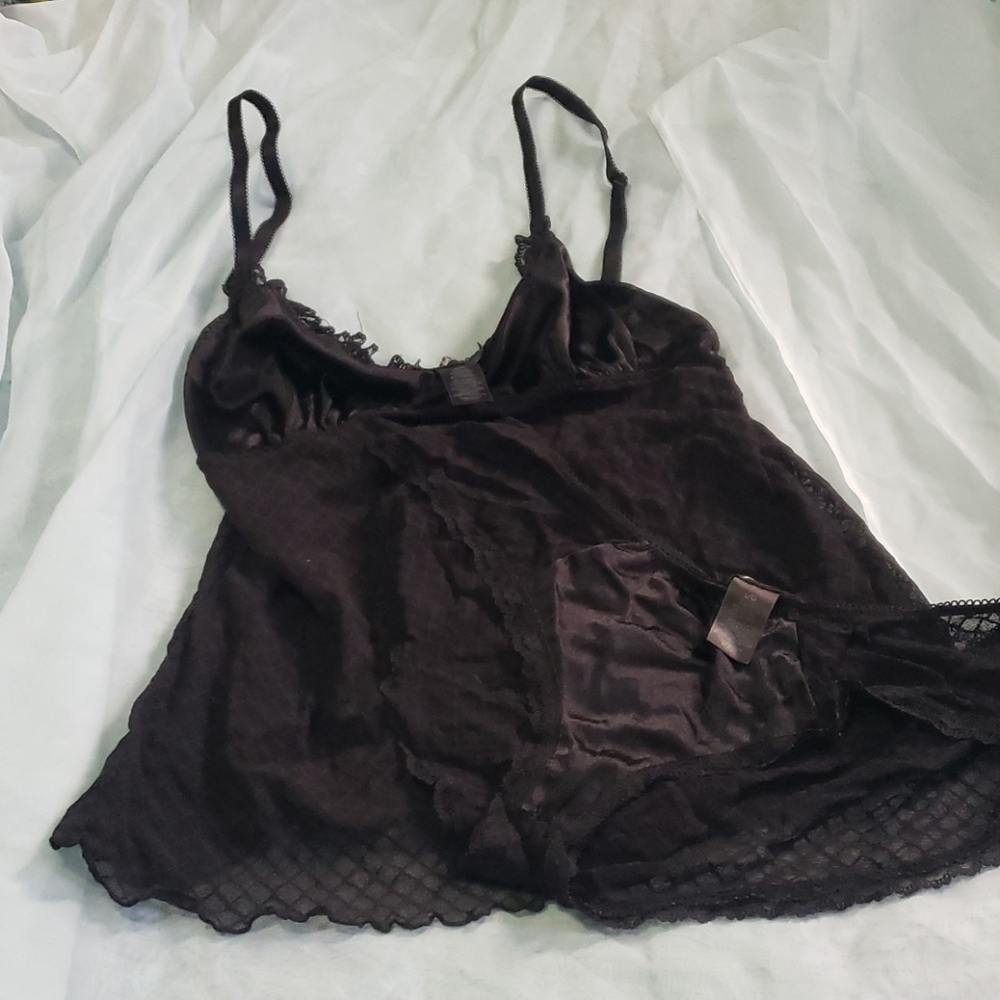 More lingerie ladies!